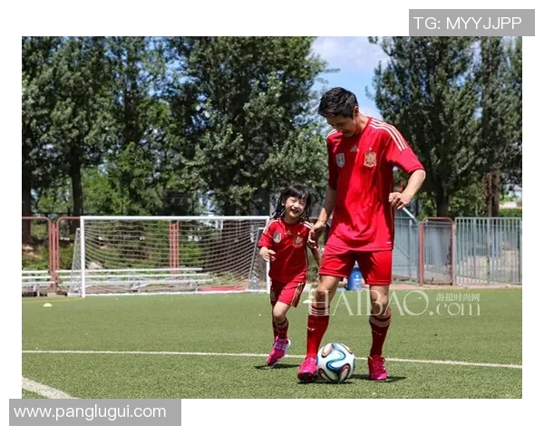 足球明星萌娃界的璀璨星光小球员们的成长故事与梦想追逐